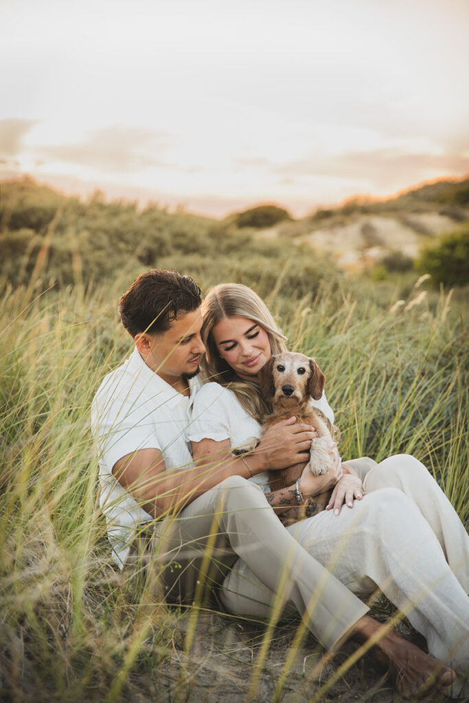 Fotoshoot in Wassenaarse duinen met teckel.